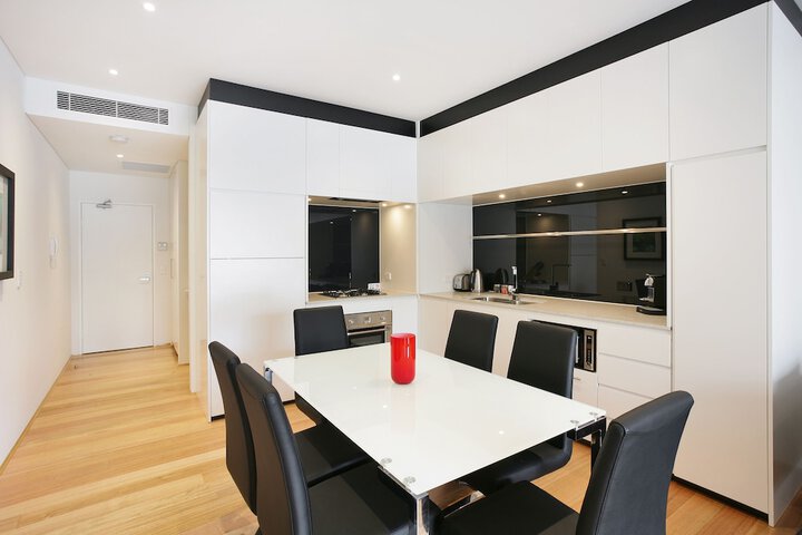 Room 4 of 11