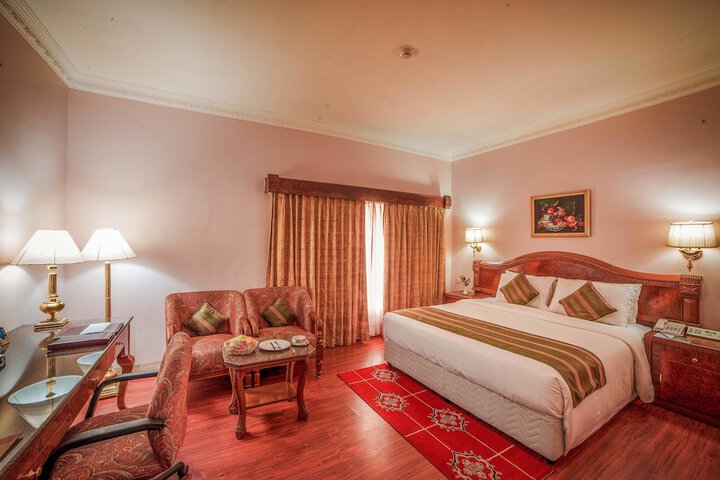 Room 4 of 51