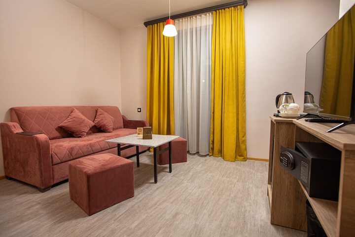 Room 83 of 196
