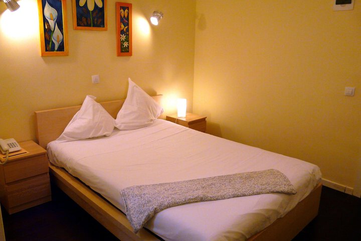 Room 18 of 109