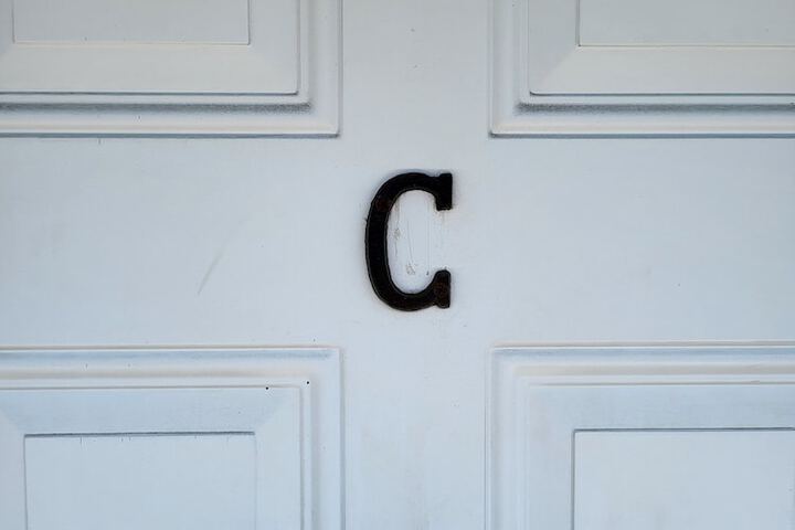 Room 28 of 222