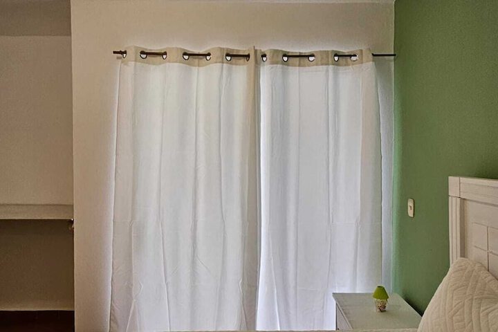 Room 9 of 14