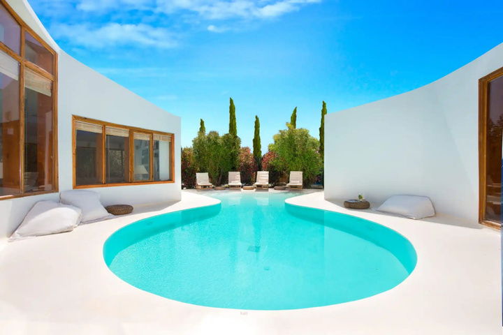 Pool 13 of 20