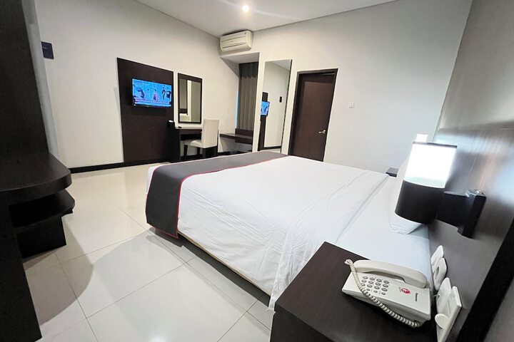 Room 8 of 8