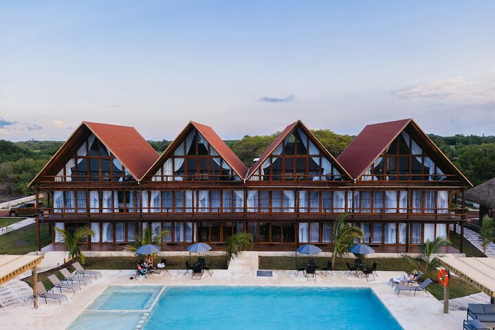 Exterior of Riverside Hotel Chachalacas