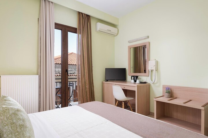 Room 6 of 70
