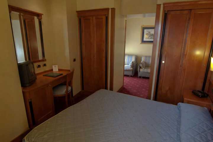 Room 46 of 91