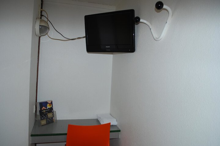 Room 7 of 36