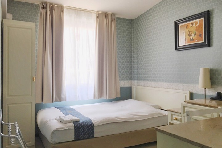 Room 12 of 67