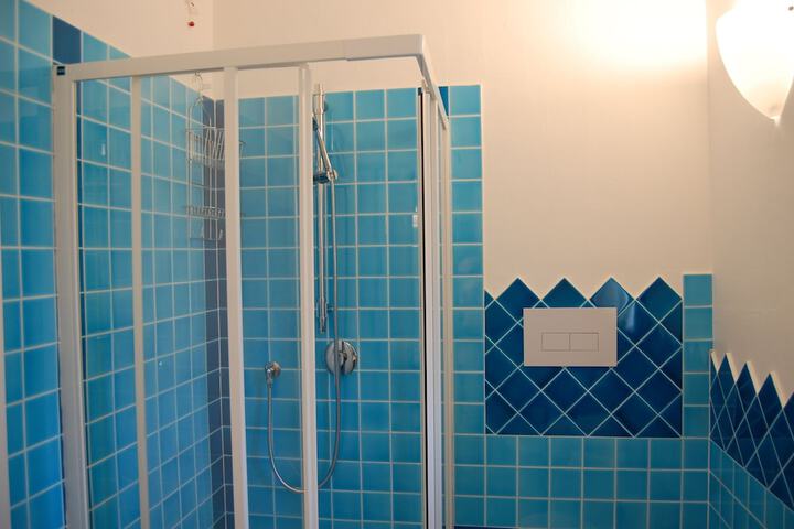 Room 67 of 100