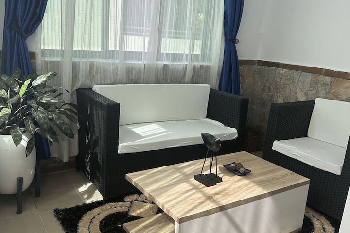 Room 11 of 11