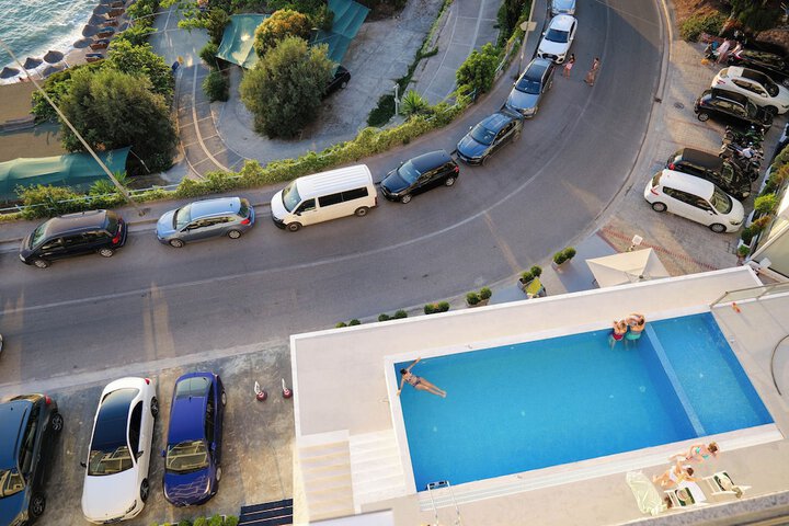 Pool 51 of 68