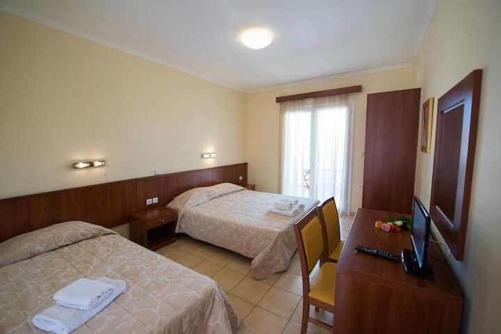 Room 3 of 66