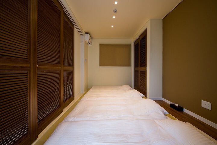 Room 12 of 69