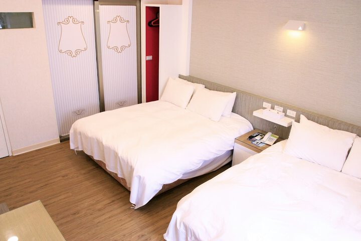 Room 26 of 97