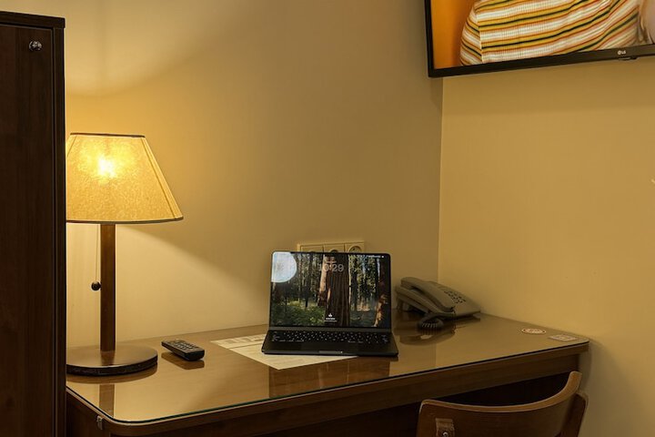 Room 23 of 64