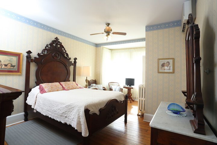 Room 15 of 48