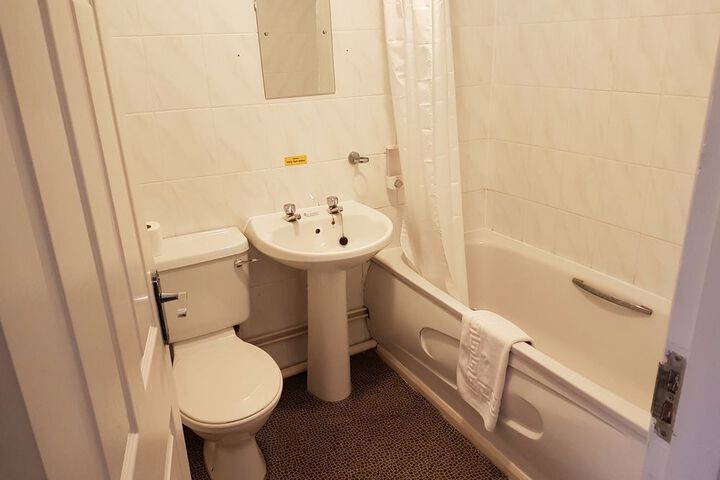Room 21 of 28