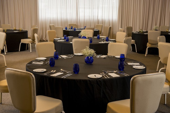 Ballroom/Hall 61 of 72