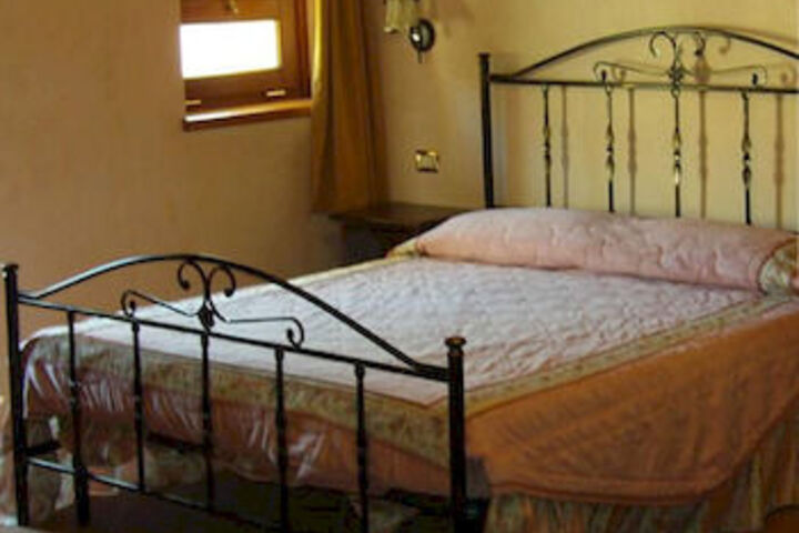 Room 11 of 23