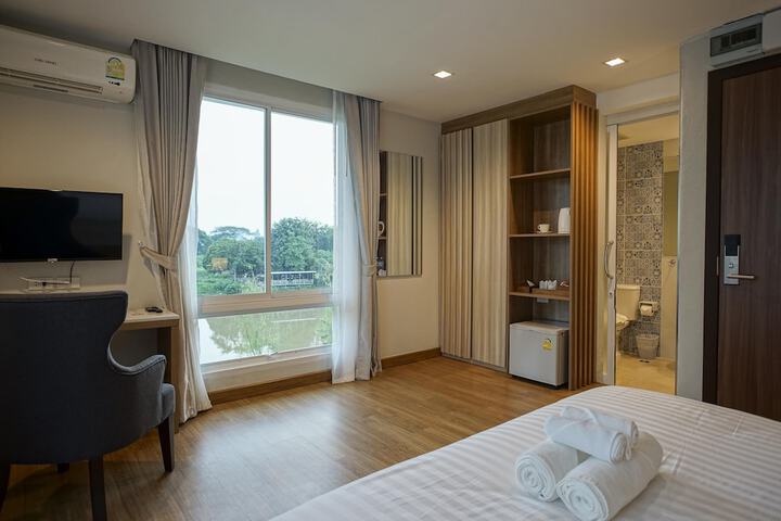 Room 4 of 87