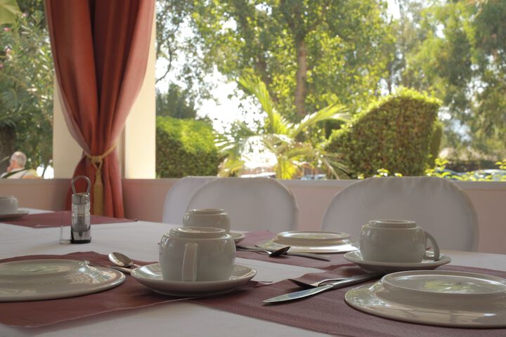 Breakfast/Coffee Service 43 of 86