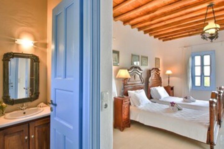 Room 3 of 23