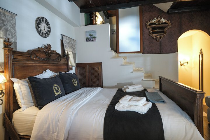 Room 11 of 71