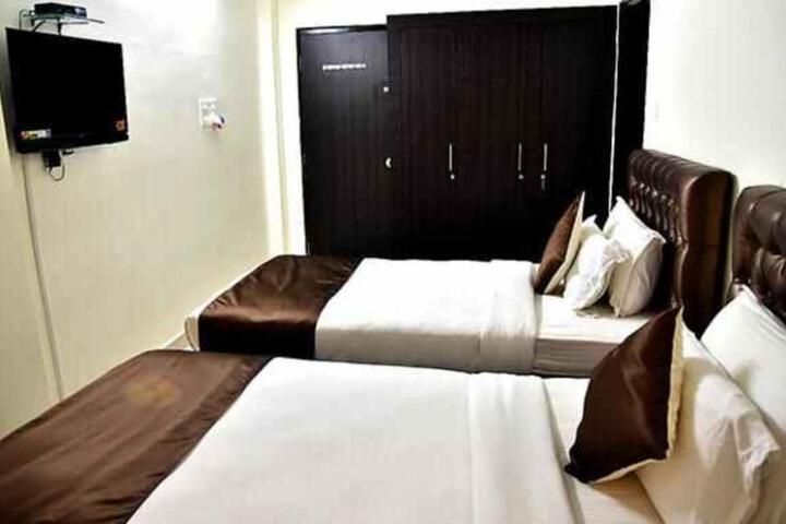 FabHotel Eminent Suites