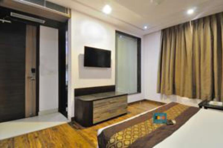 FabHotel Paschim Vihar D Mall