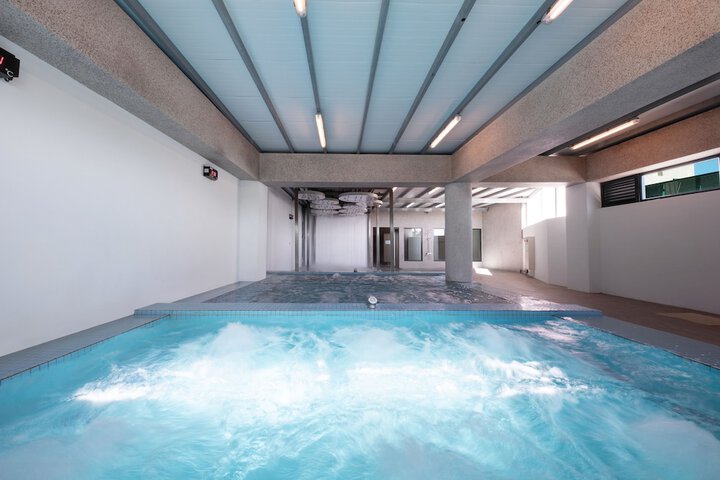 Pool Hotel