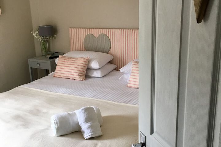 Room 3 of 9