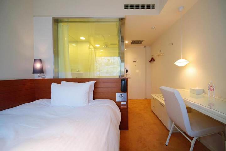 Room 27 of 43