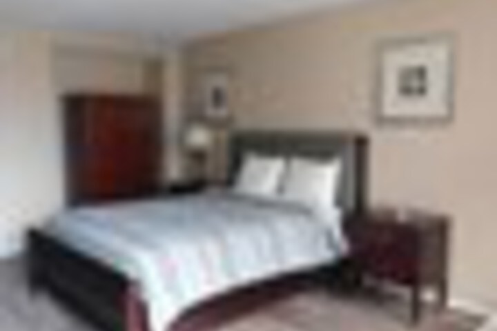 Room 26 of 120