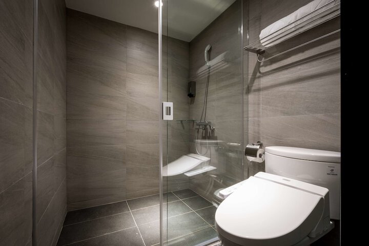 Room 25 of 44