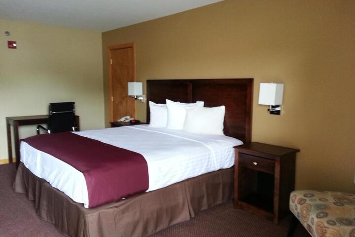 1 King Bed (7 of 9)