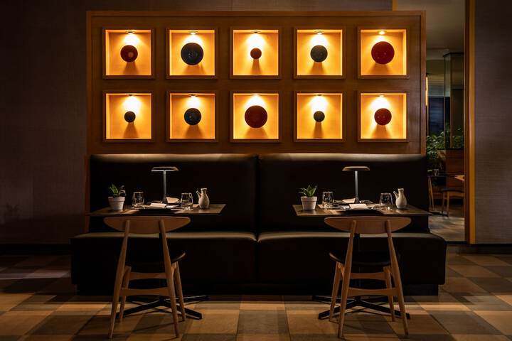Dining 40 of 55