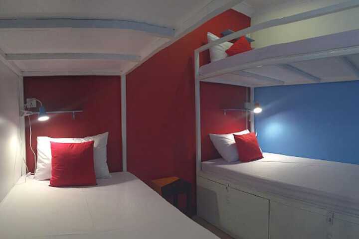Room 15 of 68