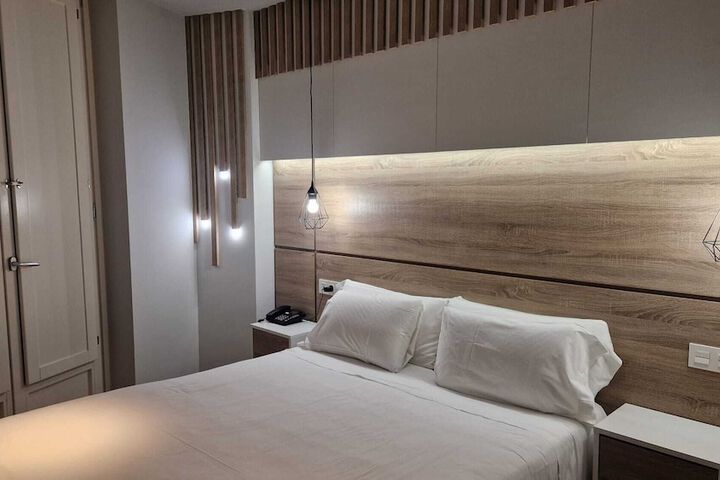Room 3 of 6
