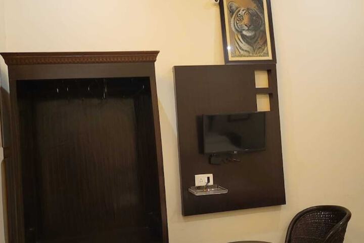 Room 27 of 105