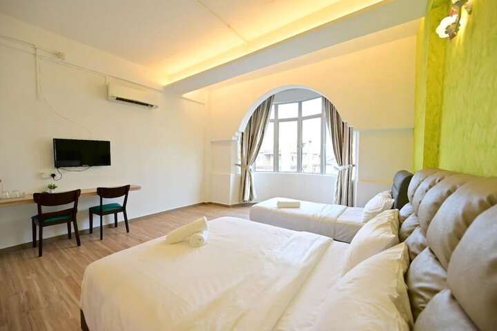 Room 15 of 23