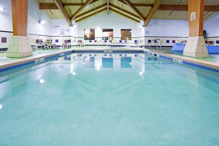 Pools & Facilities