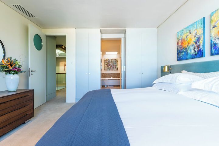 Room 30 of 176