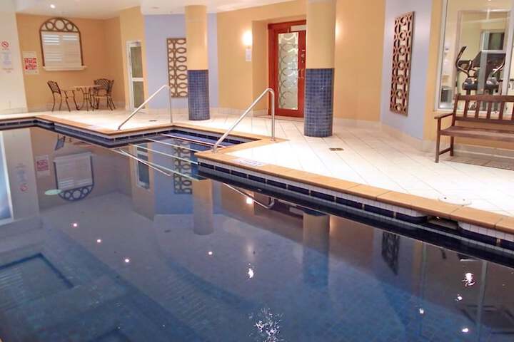 Pool Hotel