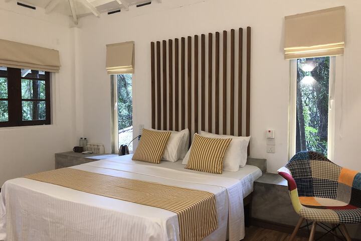 Room 2 of 51