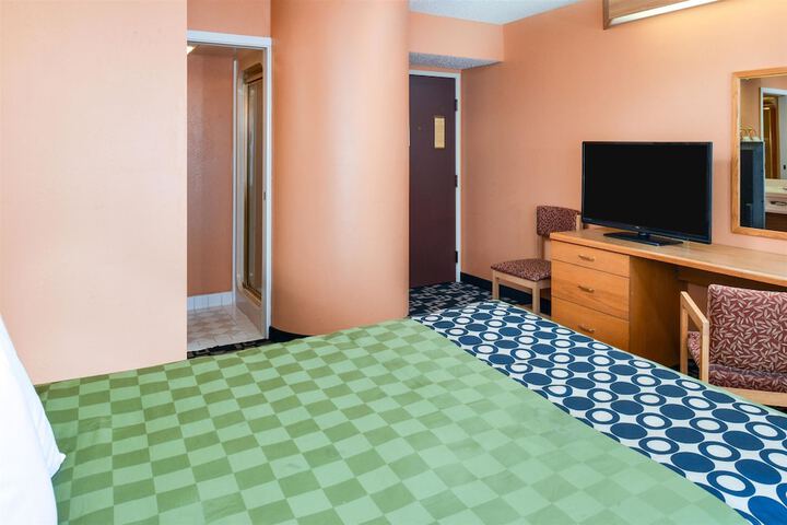 Room 16 of 31