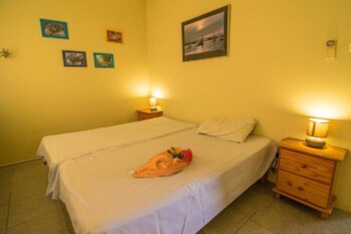 Room 5 of 10