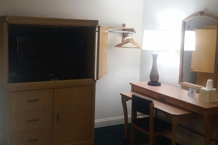 Room 12 of 29
