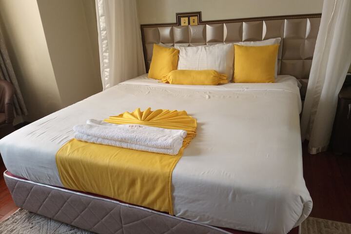 Room 8 of 26