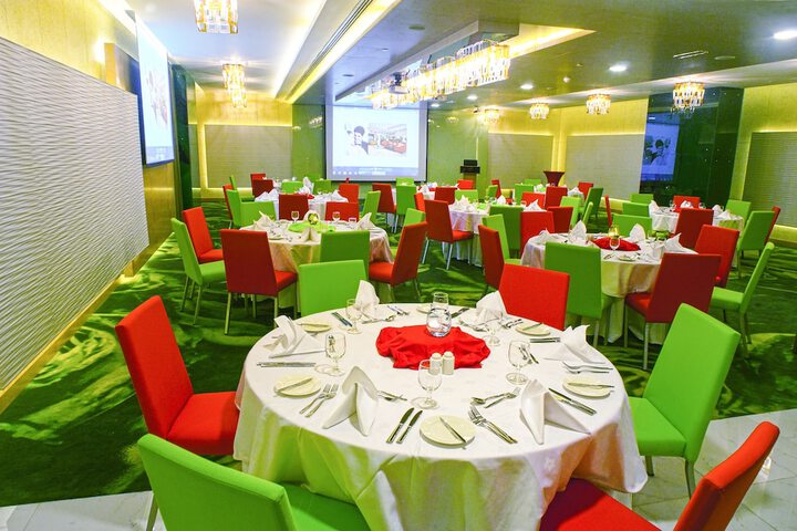 Ballroom/Hall 61 of 70